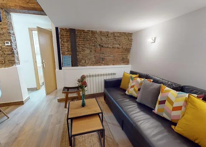 Cozy Apartment In Malasana For 4 Pax - Velarde