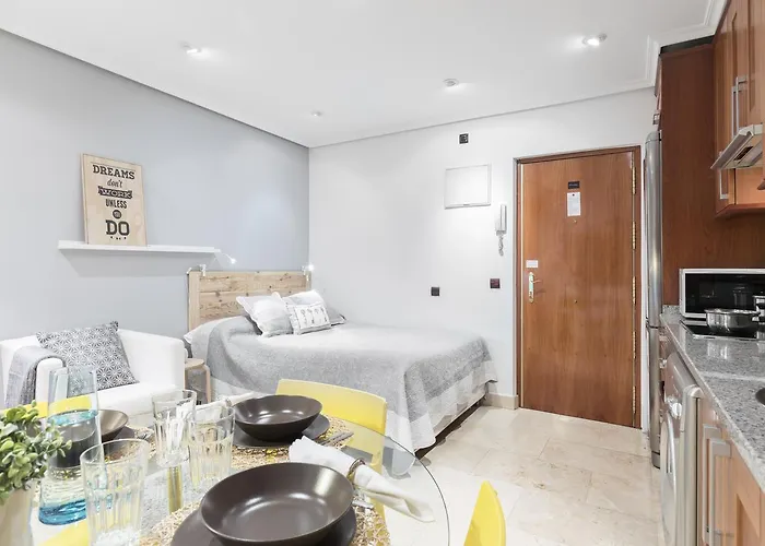Fuencarral Apartments By Flatsweethome