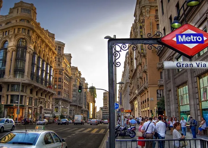 M&F Apartaments Gran Via