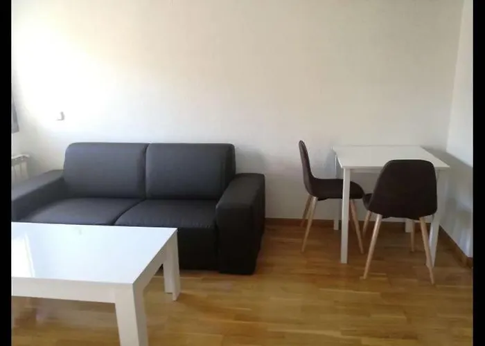 Apartamento Nuevo Cerca Del Autobus Y Metro Con Piscina