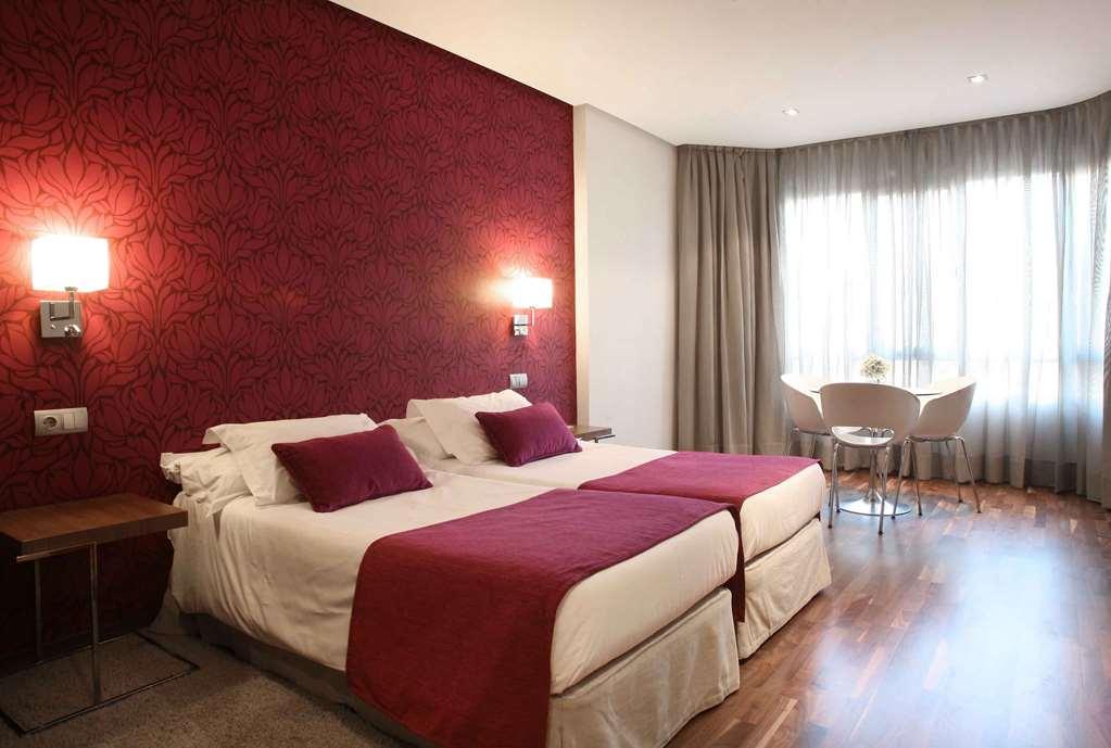 Apartosuites Jardines De Sabatini 3* Madrid