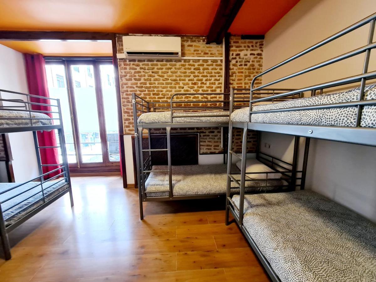 Albergue Arc House - Puerta Del Sol Only Adults