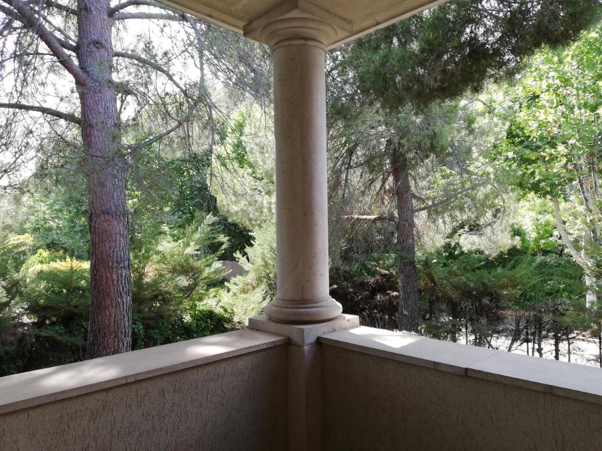 Eagle Club Bed & Breakfast