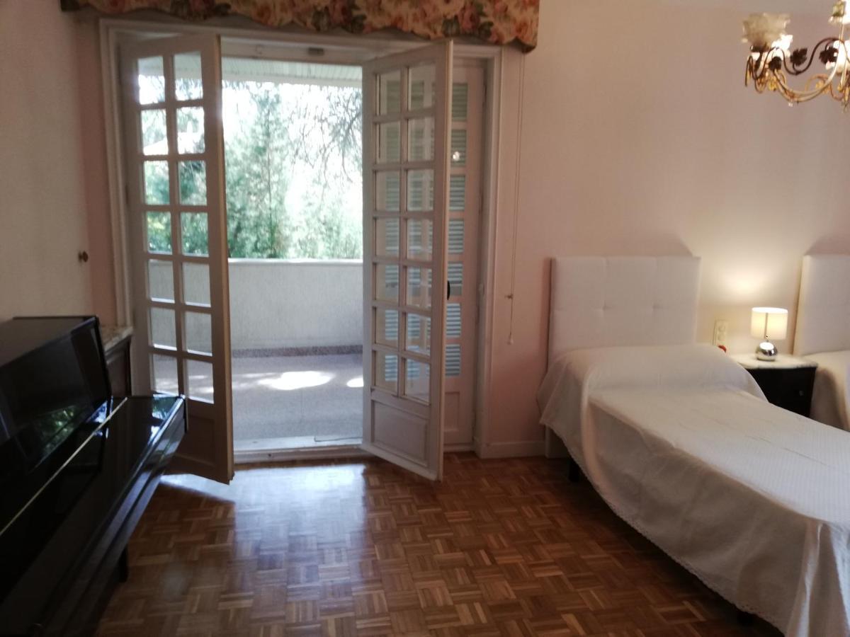 Bed and breakfast Eagle Club Madrid