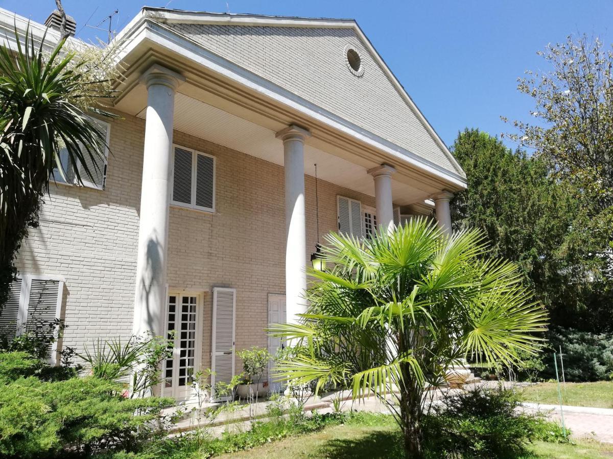 Eagle Club Bed and breakfast *