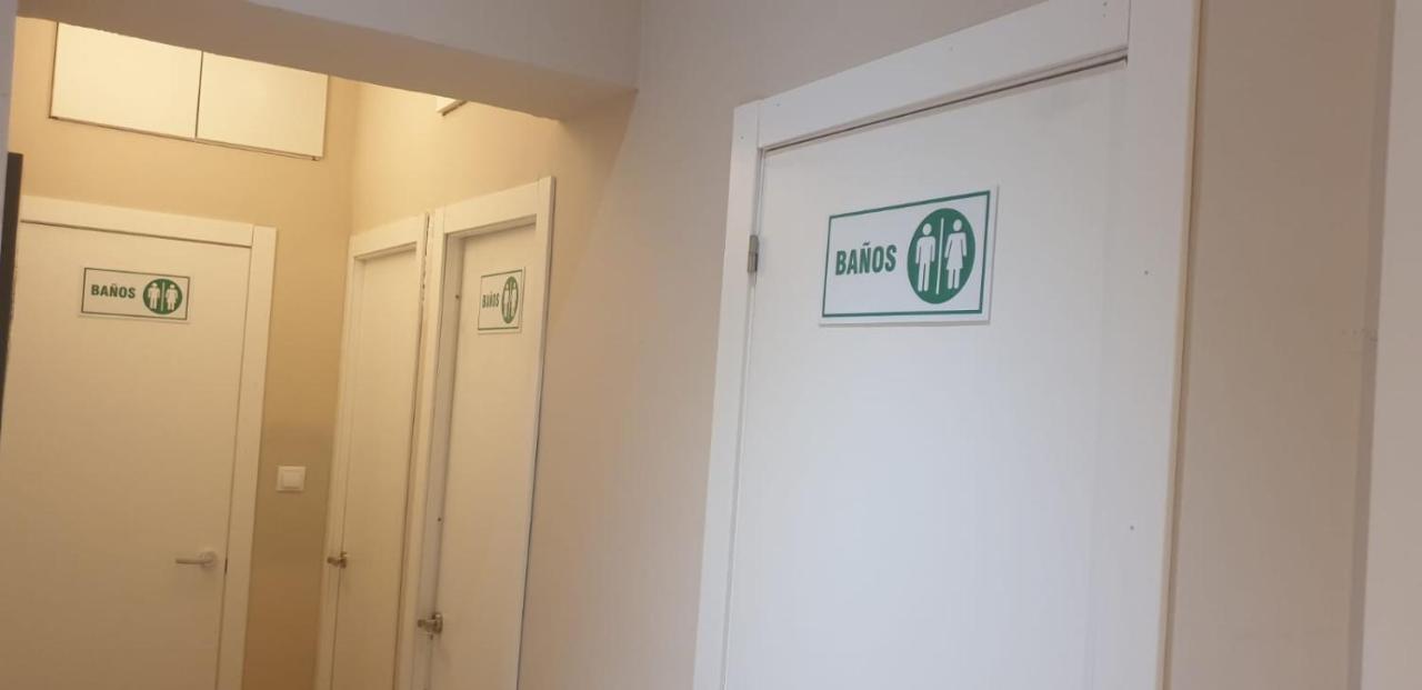 Traveller Host Hostel *