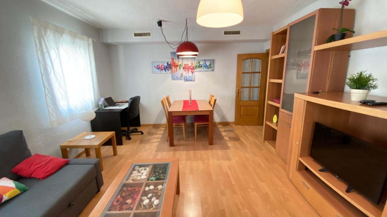Aluche Con Parking Gratuito Apartment Madrid