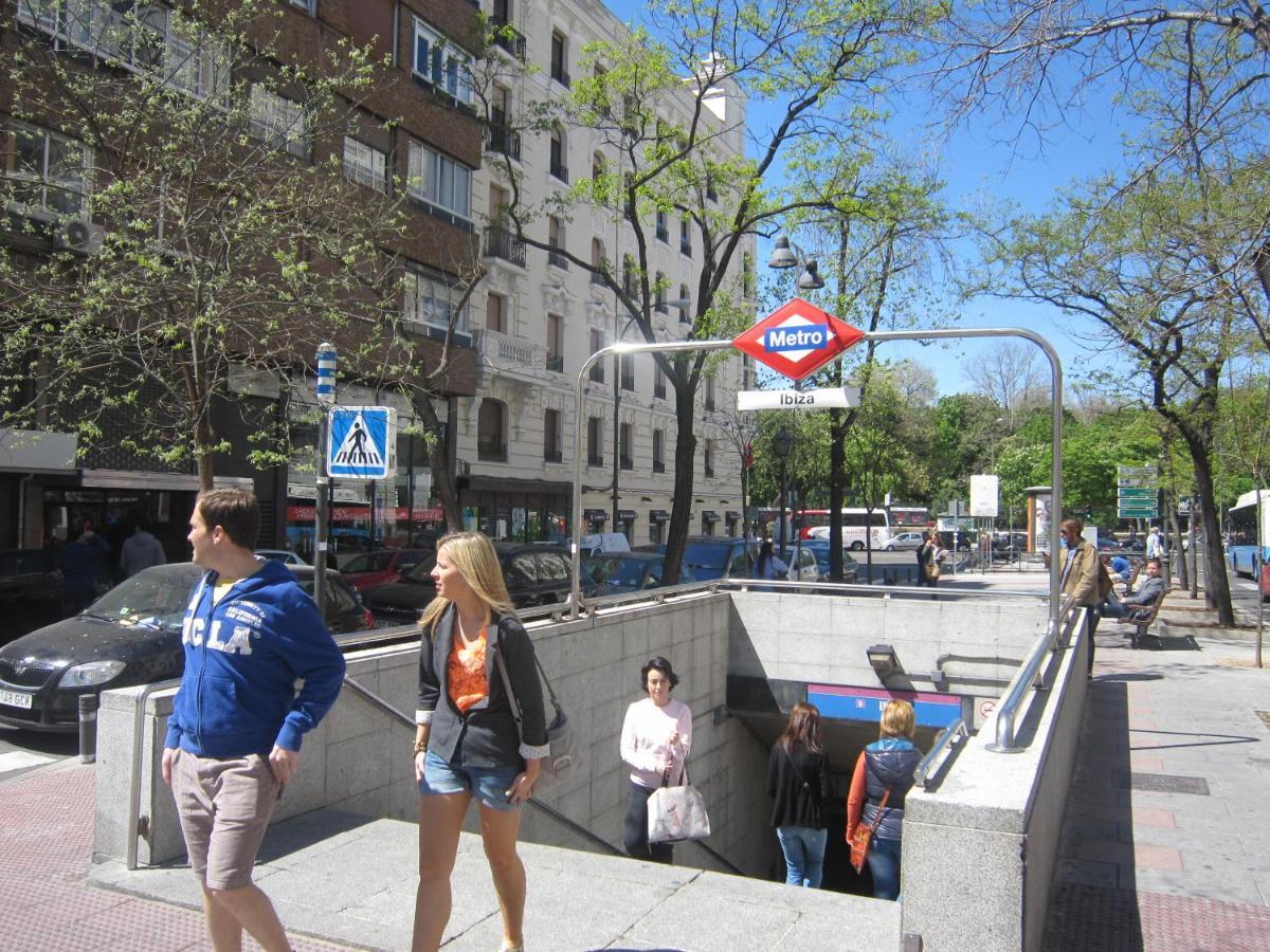 Me Voy A -junto Al Parque Del Retiro-4 * Madri