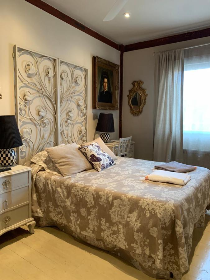 Alojamiento Silvie La Puce Quarto em Acomodações Particulares Madri