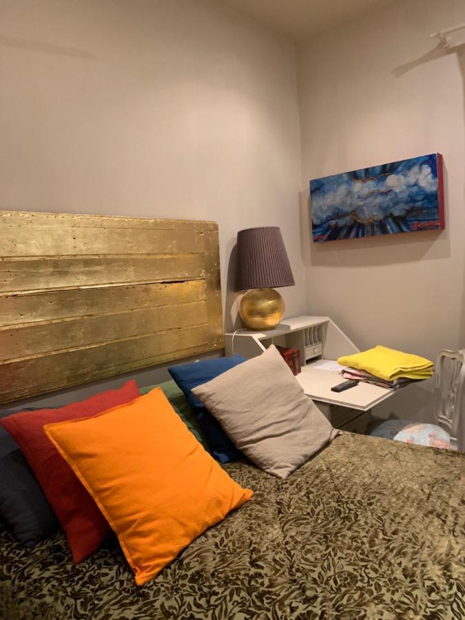 Alojamiento Silvie La Puce Quarto em Acomodações Particulares *