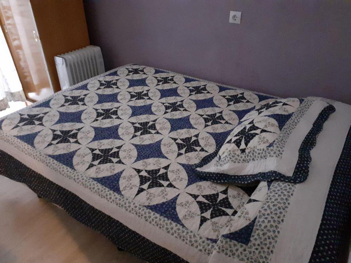 Arvin Hostal *