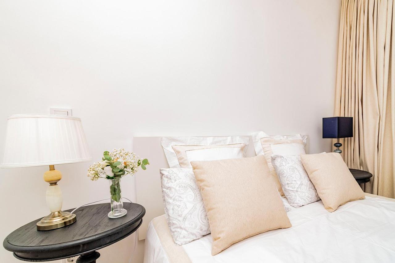 Apartment Unbeatable Views Of Puerta Del Sol By Batuecas