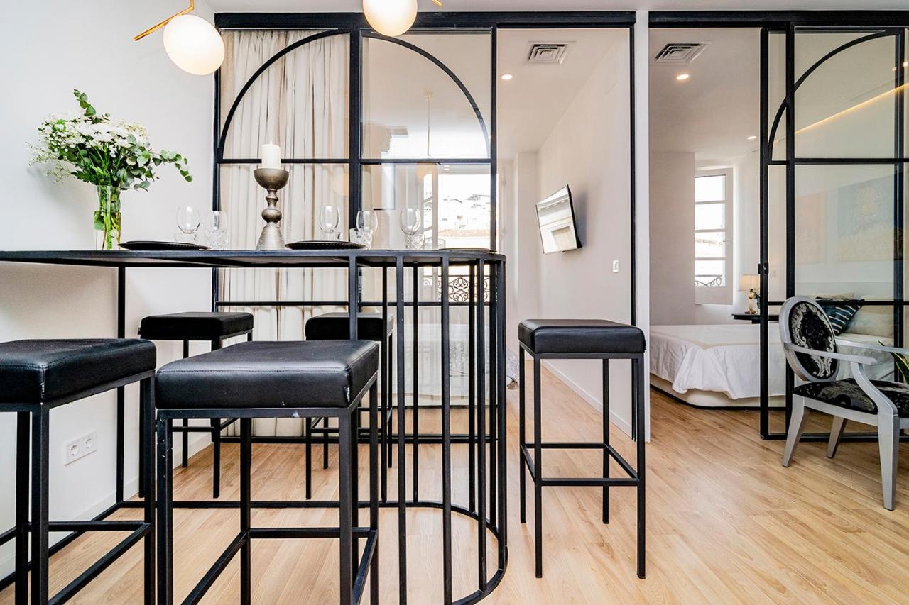 Apartment Unbeatable Views Of Puerta Del Sol By Batuecas
