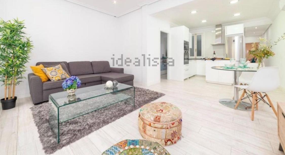Beautiful And Comfortable Flat In Center Of *