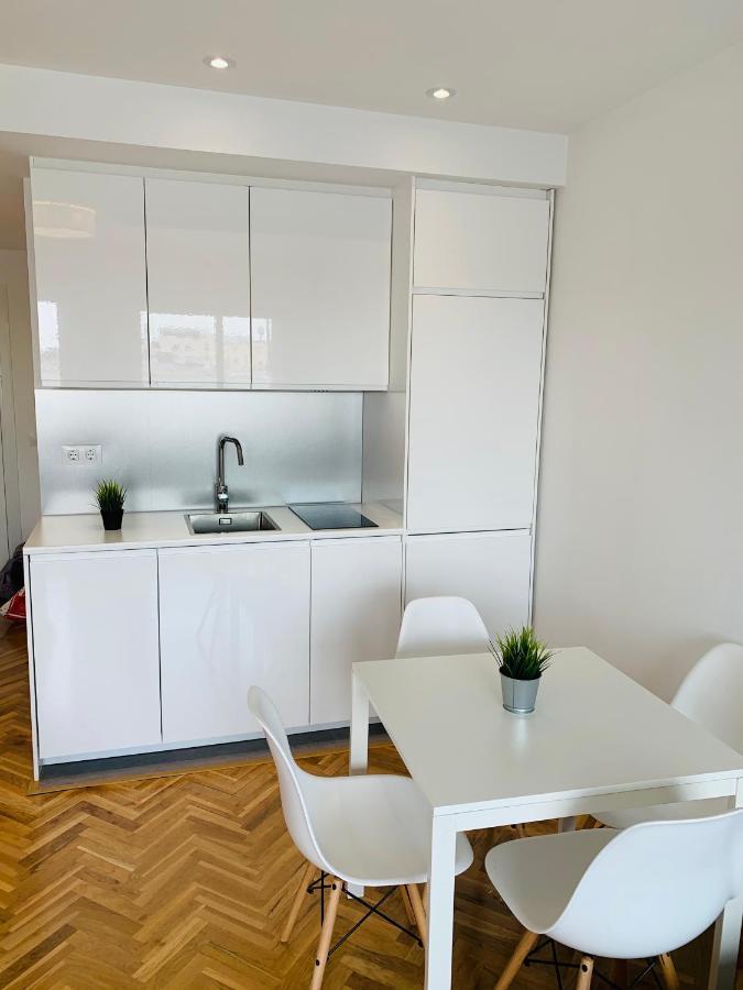 Pisos Con Piscina Barrio Exclusivo-wizinkcenter Alquiler Temporada * Madrid