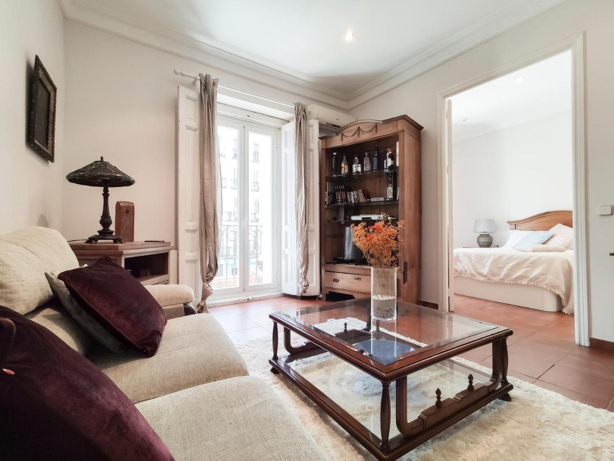 Charmy Chueca's Square Appartement