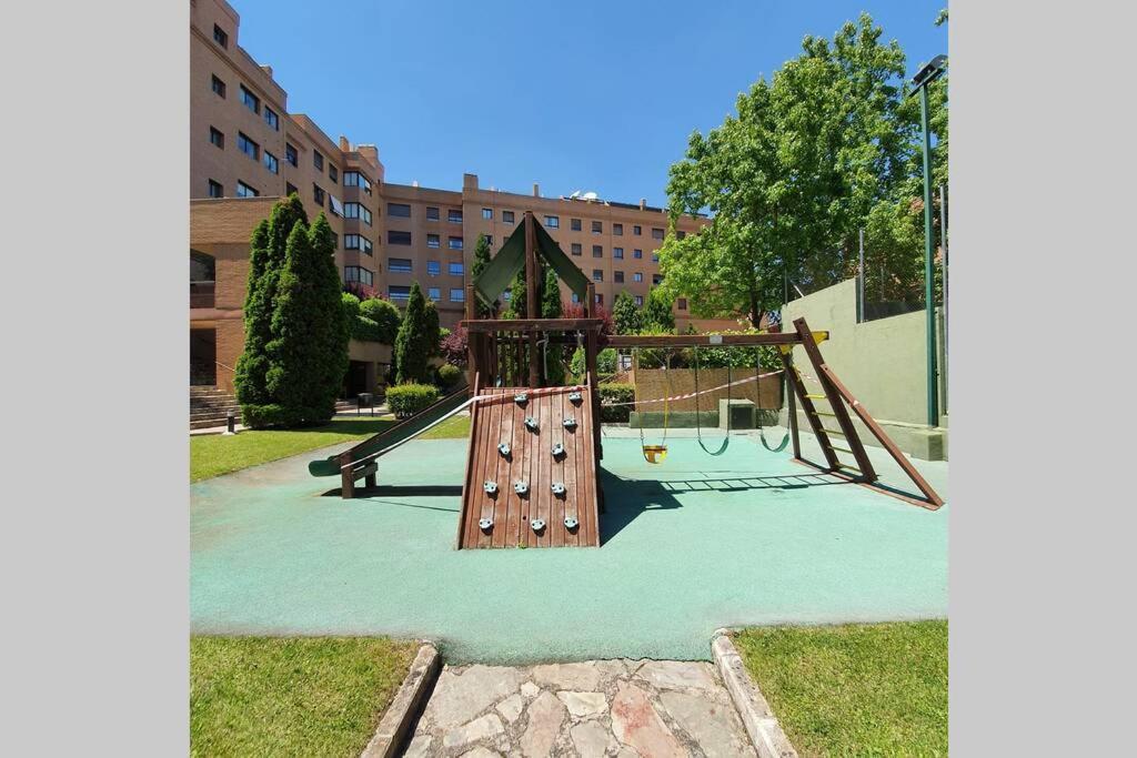Precioso Estudio Conde Orgaz * Madri