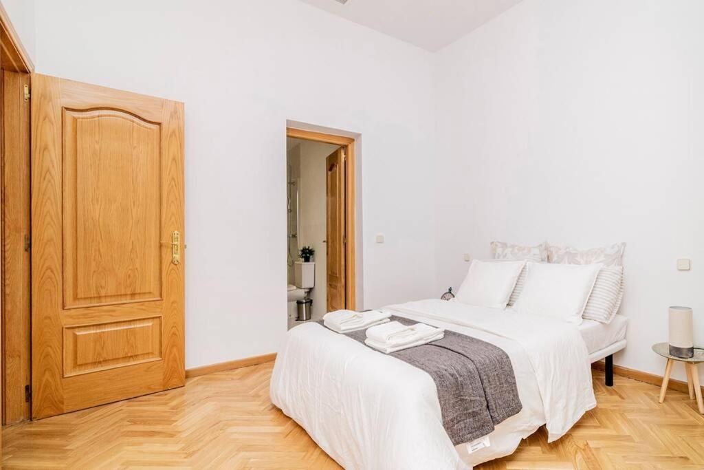 En Centro De Madrid, C/infantas 1-3 By Batuecas Apartamento *