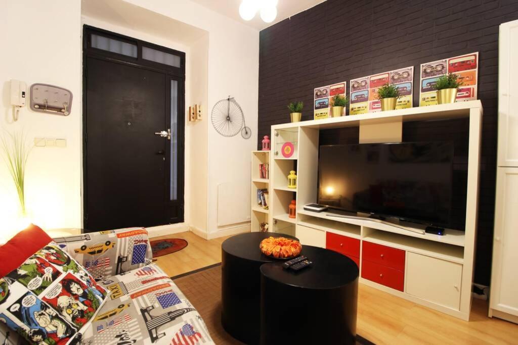 Apartment Centrico Estilo Pop-art By Batuecas