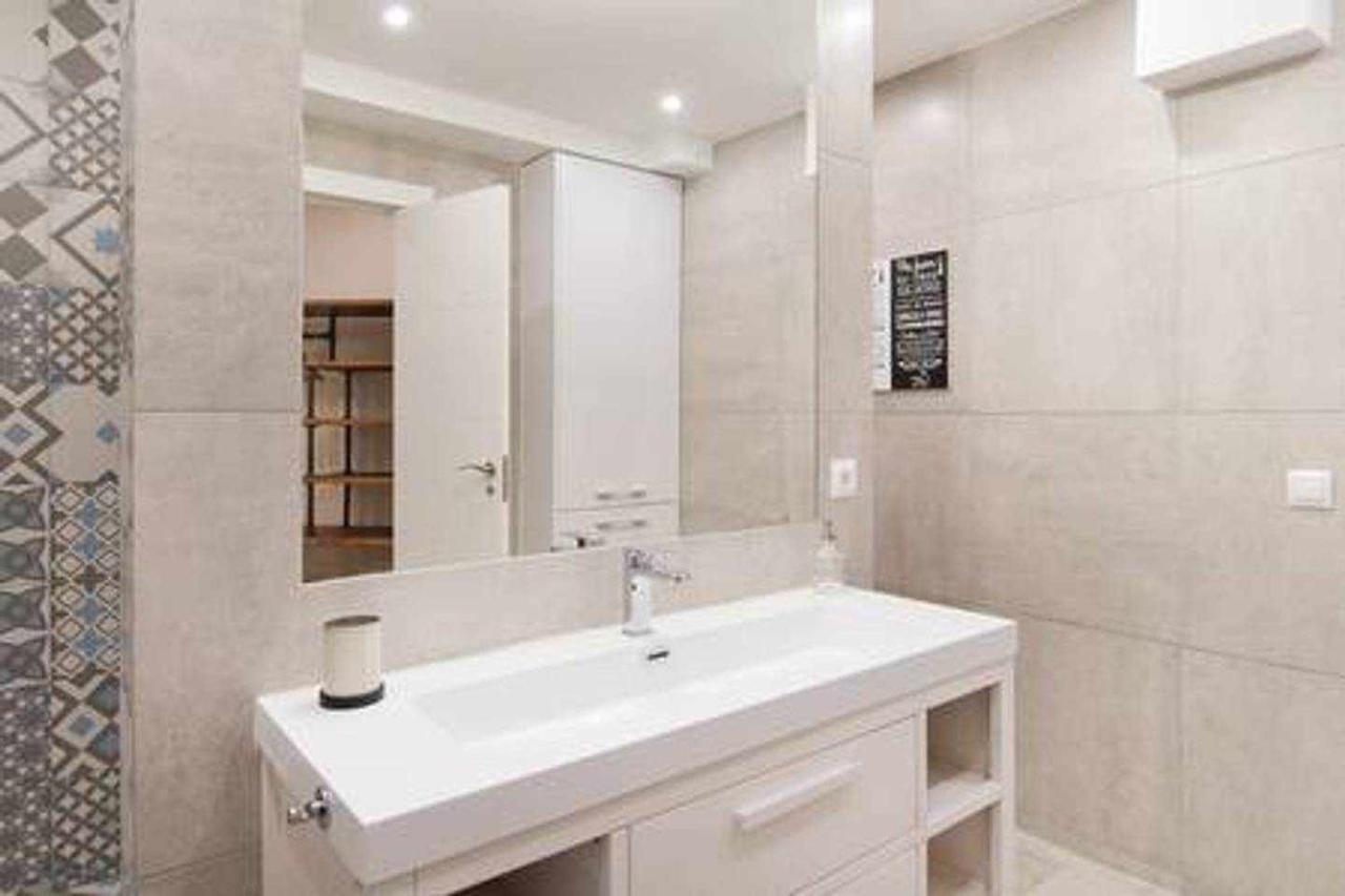New Gran Estudio A Estrenar Centro De Apartamento *