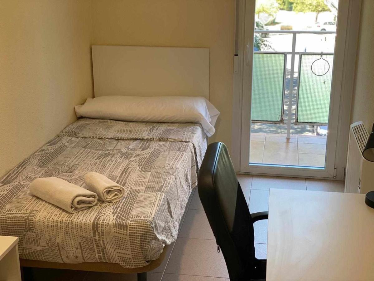 Residencia 12 Octubre Bed & Breakfast *