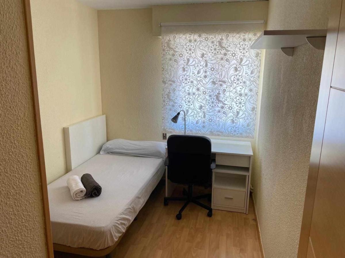 Residencia 12 Octubre Bed & Breakfast *