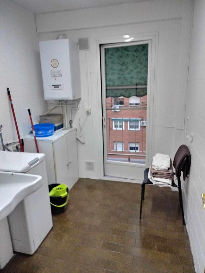 Bed & Breakfast Residencia 12 Octubre Madrid
