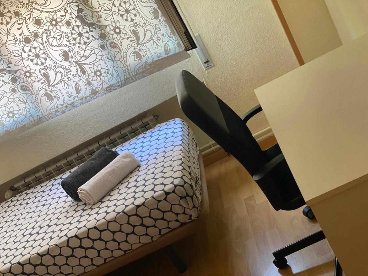 Residencia 12 Octubre Bed & Breakfast *