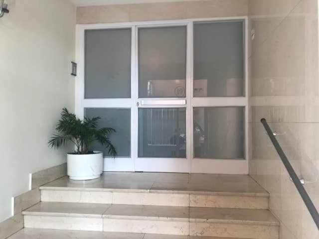 Bed & Breakfast Residencia 12 Octubre Madrid