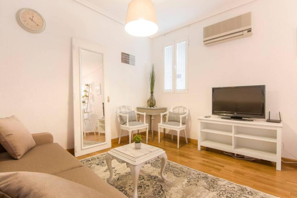 Apartamento Cómodo Y Céntrico Estudio De Lujo En Atocha - Jardín Botánico. Wifi