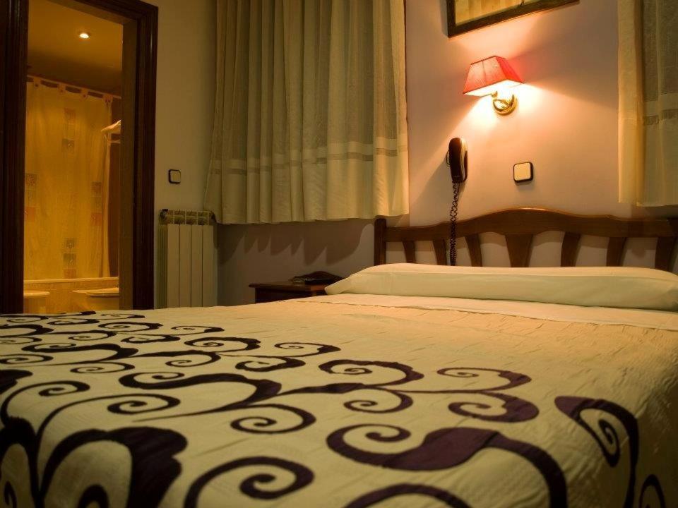 Pensión Pretoria 2*