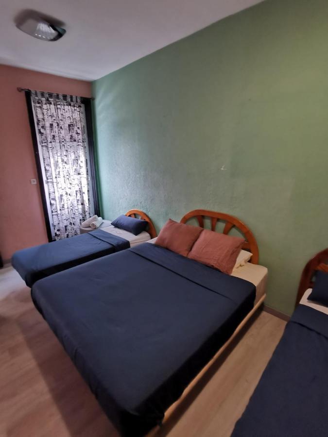 Arvin Hostal *