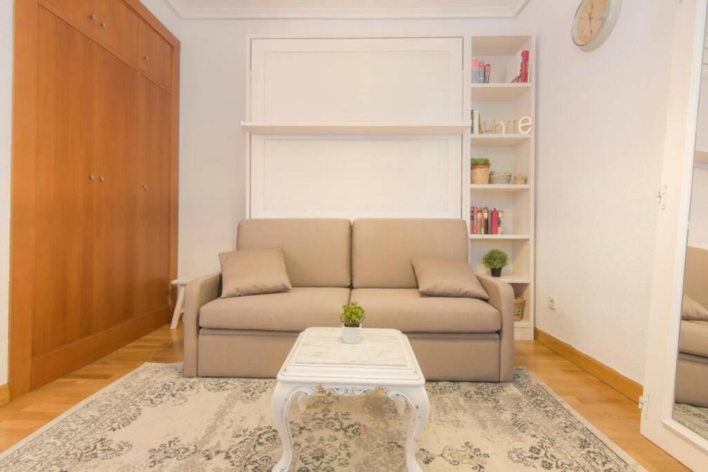 Apartamento Cómodo Y Céntrico Estudio De Lujo En Atocha - Jardín Botánico. Wifi *