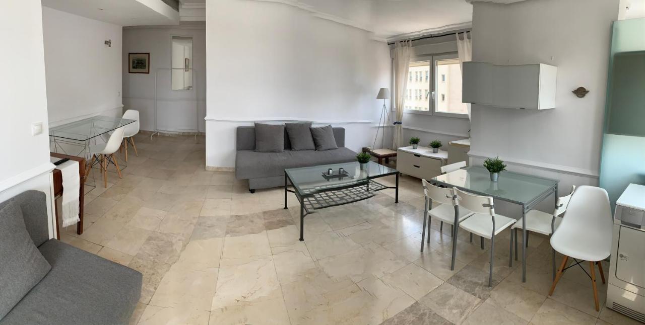 Pisos Con Piscina De Temporada Corta Apartamento *