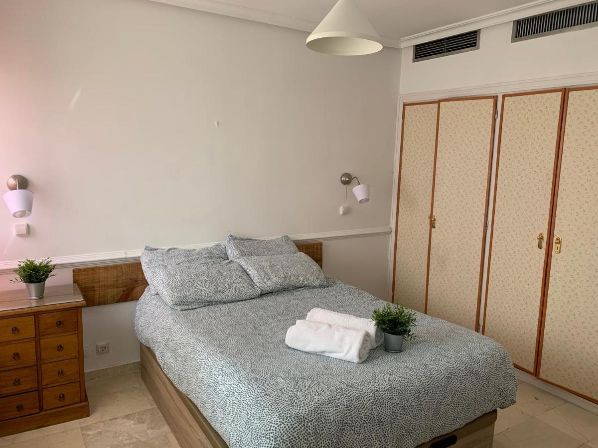 Pisos Con Piscina De Temporada Corta Apartamento