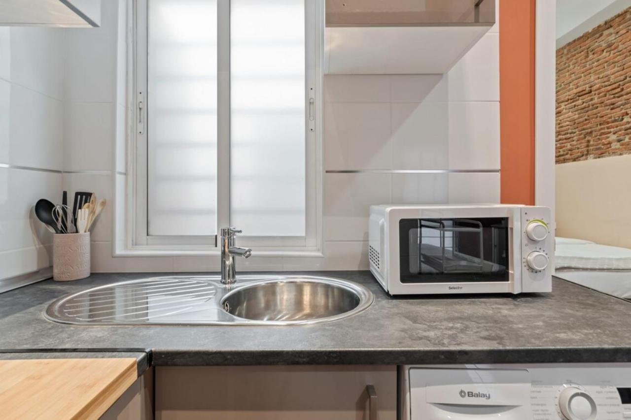 Contemporary Flat With 1-bedroom In Apartamento Madri