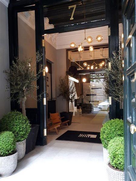 One Shot Fortuny 07 Hotel