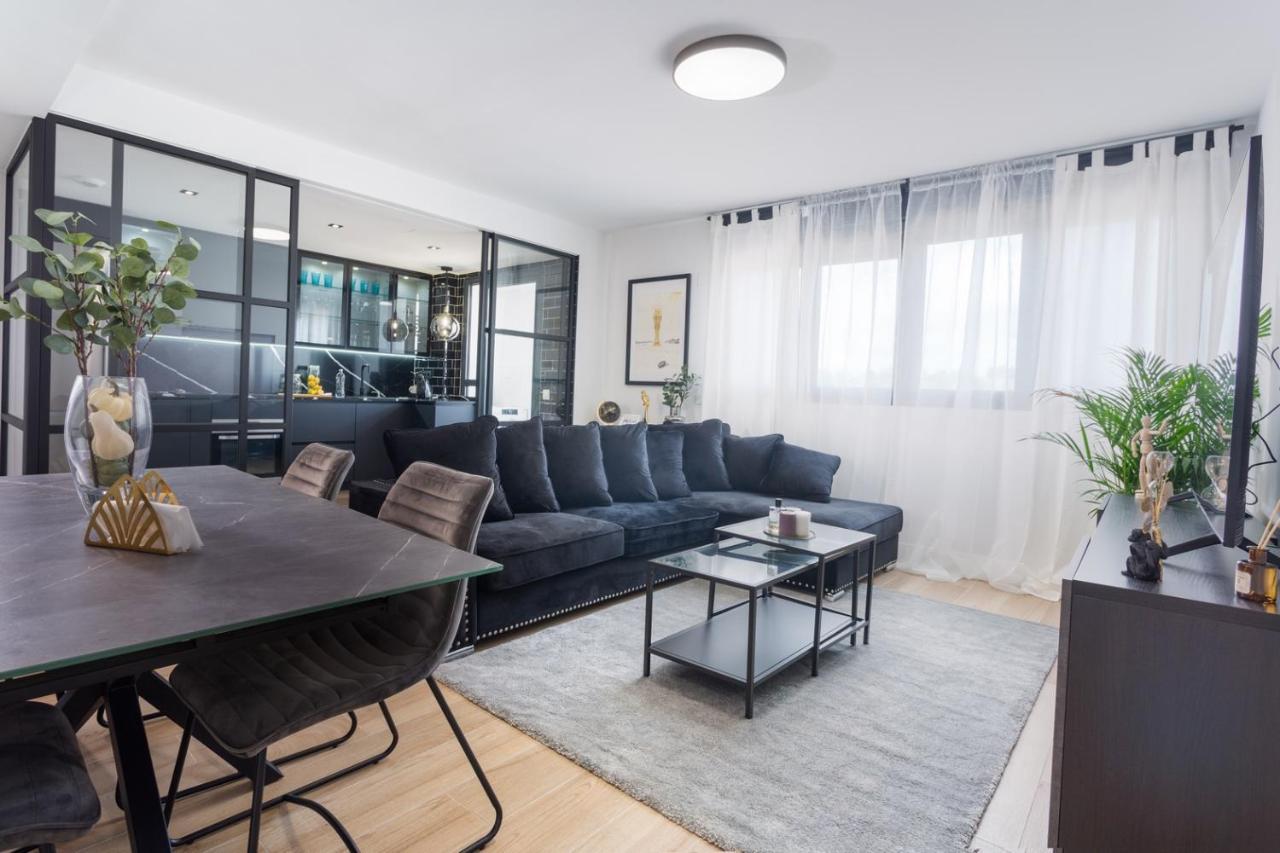 Apartment Edsam Black&grey *