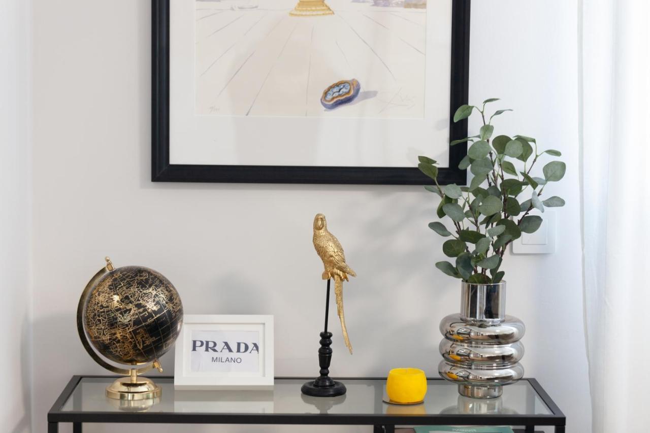Edsam Black&grey Apartment *