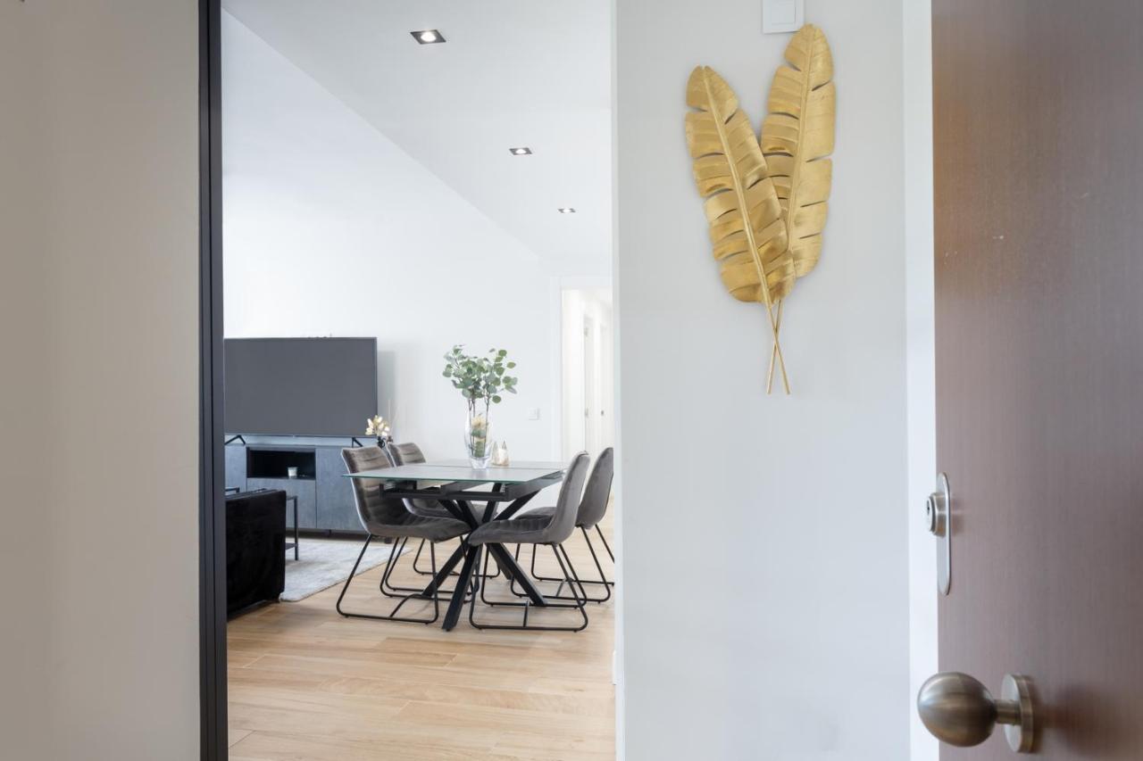 Edsam Black&grey Apartment Madrid