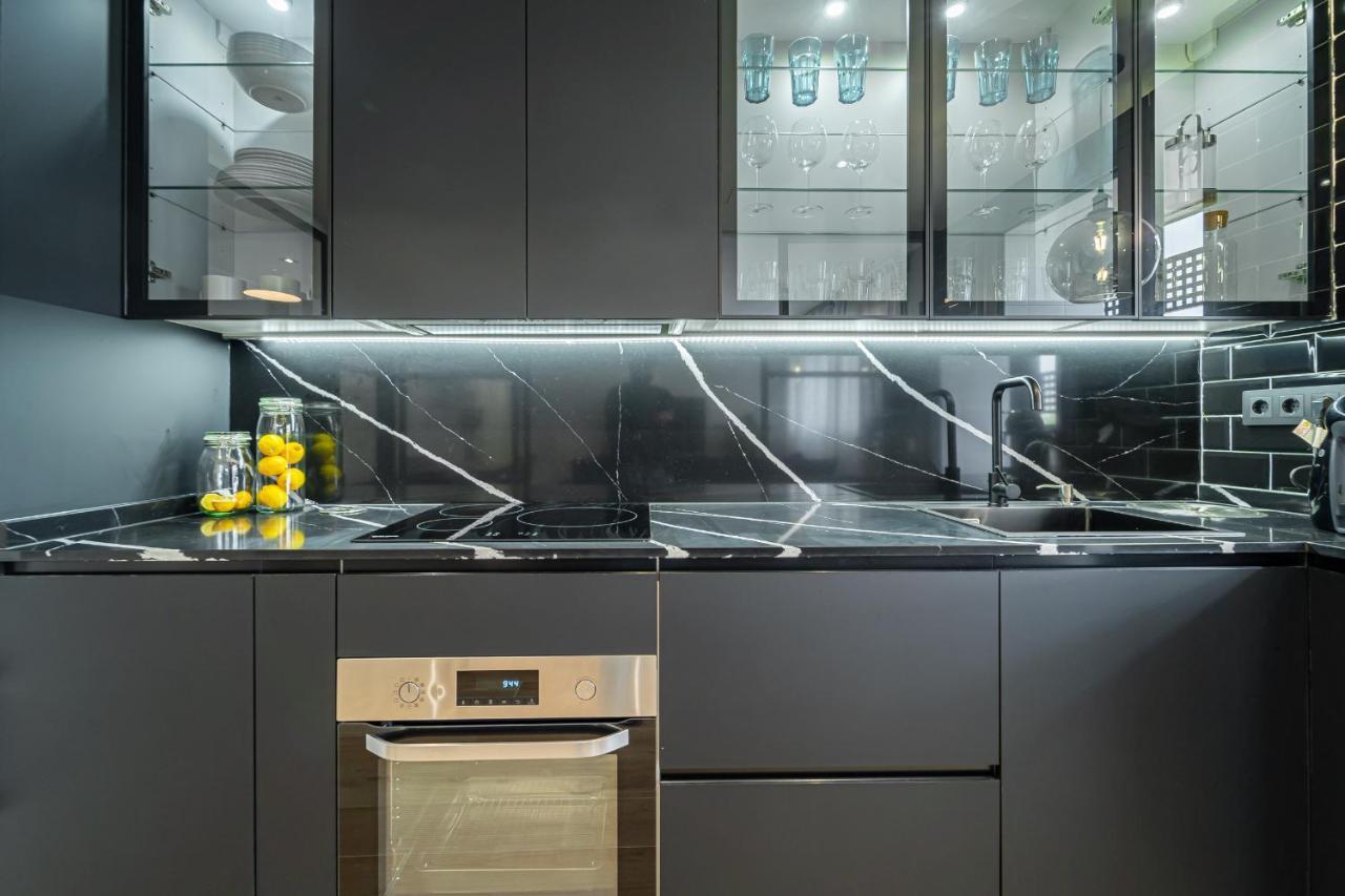 Edsam Black&grey Apartment *