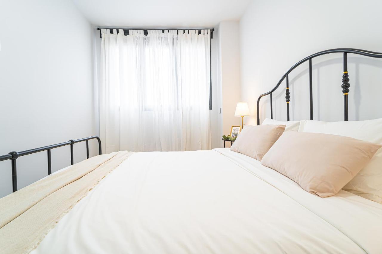 Apartment Edsam Black&grey Madrid