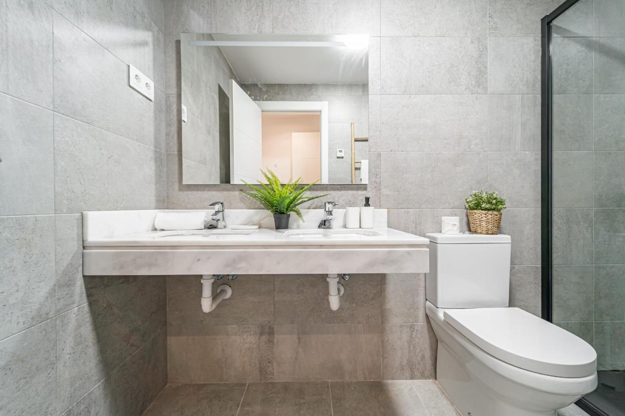 Edsam Black&grey Apartment Madrid
