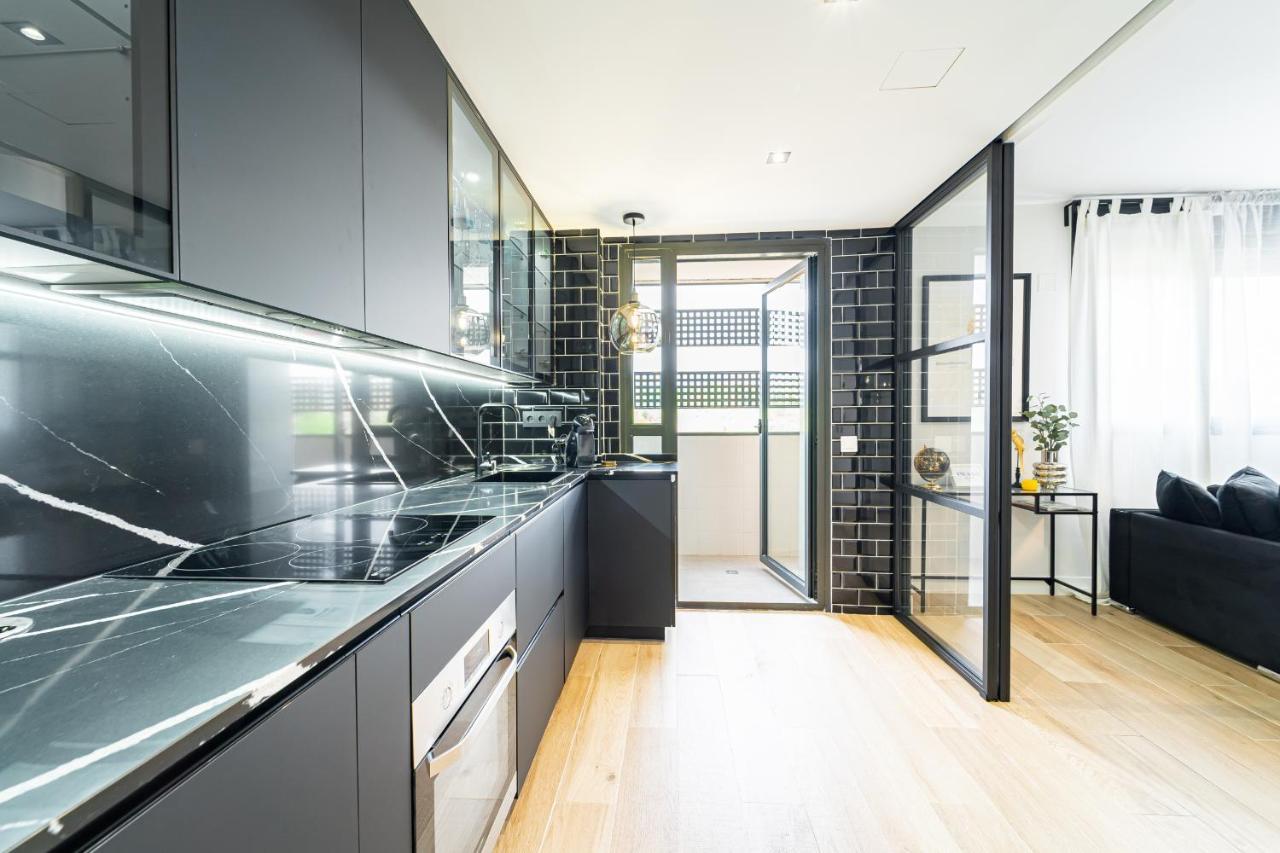 Edsam Black&grey Apartment Madrid