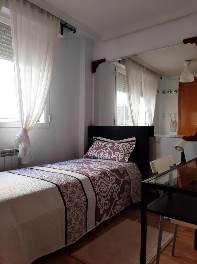 Homestay Muy Cerca Del Centro, En El Metro 10min A Sol/ Gran Via