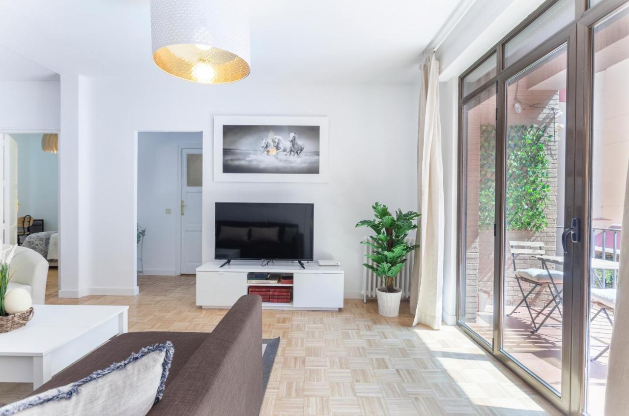 Mit House Latina En Apartamento *