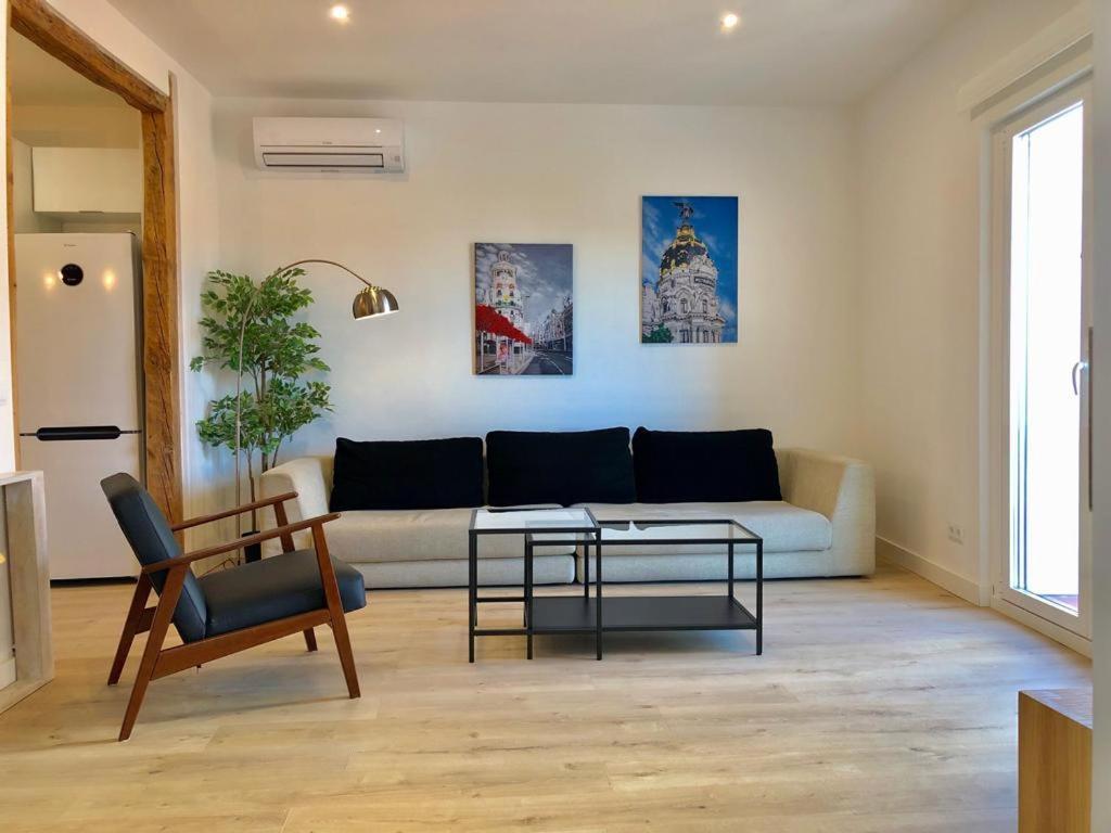 Cozy & Stylish Apartment In The Center