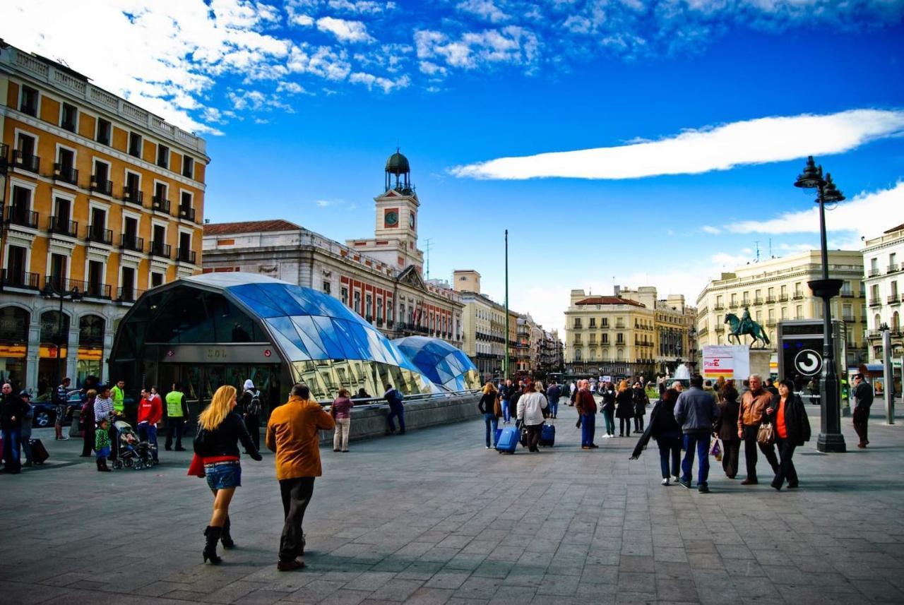 Castilla Ii Puerta Del Sol Madri