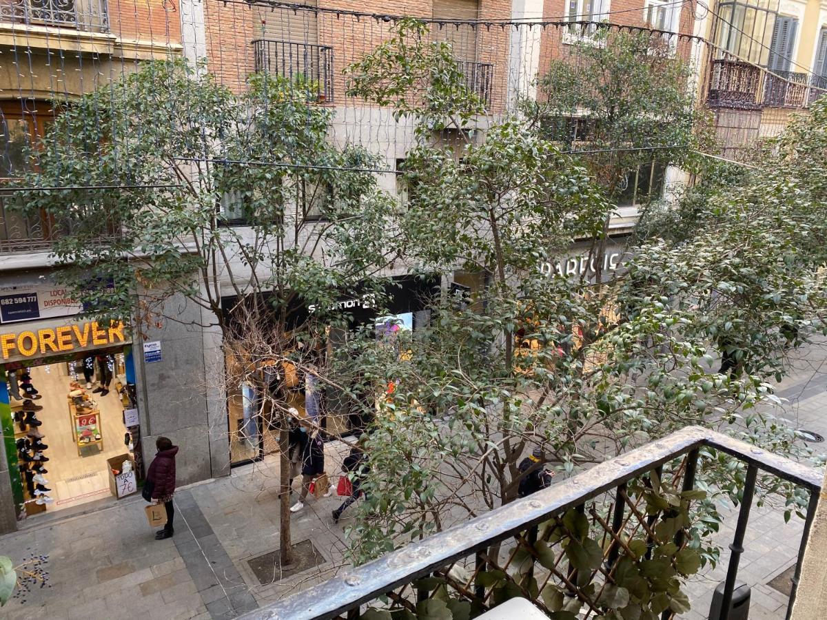 Perfect In The Center Of Madrid. Calle Fuencarral!! *