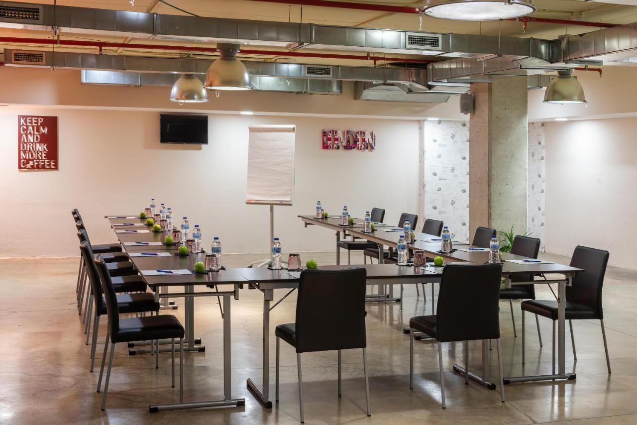 Apart-hotel Airport Suites, Affiliated By Meliá Madri